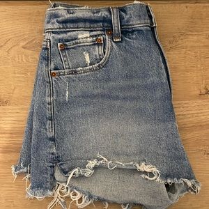 Abercrombie & Fitch The Mom Short High Rise